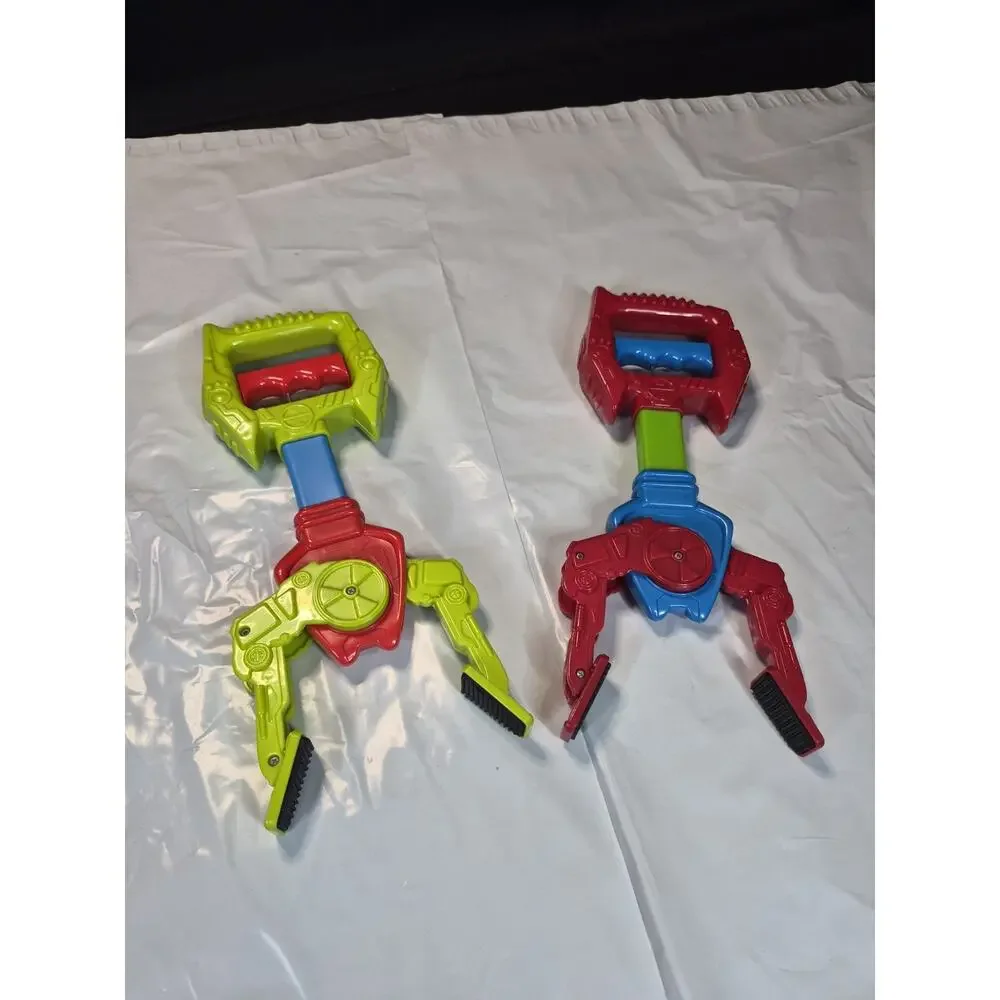 2 Kids Robot Hand Claw Grabber Toys Intelligence Grabbing Pick Up Tool Toys